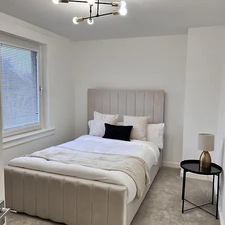 Modern 2 Bedroom Home In Edinburgh Free Parking-2